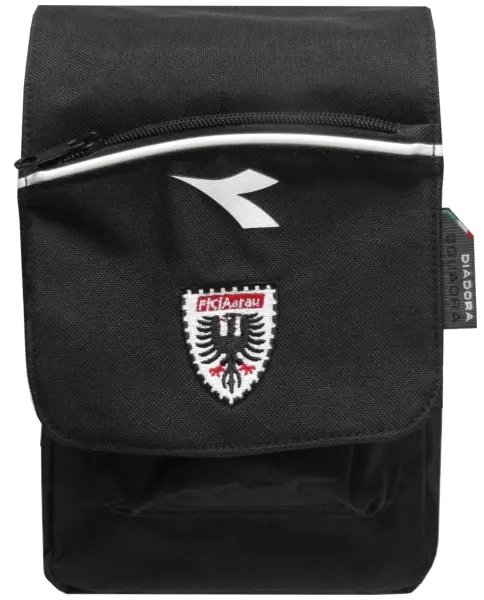 ФОТО КАРТИНКИ ЗОБРАЖЕННЯ Чоловіча сумка на плече DIADORA TRACOLLA LONGSTR FC чорна 151397 РОЗДРІБ ОПТ ГУРТ ГУРТОМ ОПТОМ! З ЄВРОПИ! ЯКІСТЬ! Купити Львів Характеристики Ціна Оплата Доставка "БОГОДАР" ІНТЕРНЕТ-МАГАЗИН Огляд Рейтинг Порівняння Як вибрати Якісний