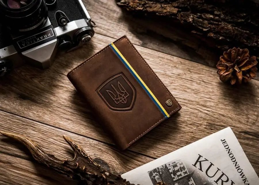 ФОТО КАРТИНКИ ЗОБРАЖЕННЯ Вертикальне шкіряне портмоне коричневе PETERSON в подарунковій упаковці 303PUPUAHU РОЗДРІБ ОПТ ГУРТ ГУРТОМ ОПТОМ! З ЄВРОПИ! ЯКІСТЬ! Купити Львів Характеристики Ціна Оплата Доставка "БОГОДАР" ІНТЕРНЕТ-МАГАЗИН Огляд Рейтинг Порівняння Як вибрати Якісний