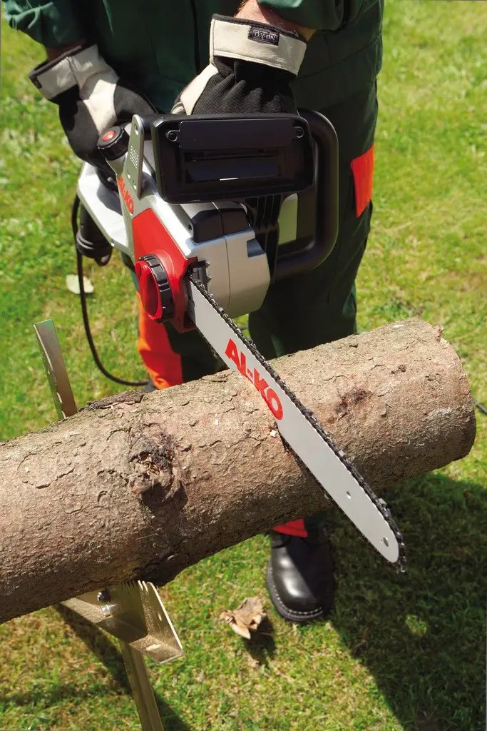 ФОТО КАРТИНКИ ЗОБРАЖЕННЯ Електричная ланцюгова пила 2кВт, шина 35см AL-KO EKS 2000/35 Німеччина РОЗДРІБ ОПТ ГУРТ ГУРТОМ ОПТОМ! З ЄВРОПИ! ЯКІСТЬ! Купити Львів Характеристики Ціна Оплата Доставка "БОГОДАР" ІНТЕРНЕТ-МАГАЗИН Огляд Рейтинг Порівняння Як вибрати Якісний