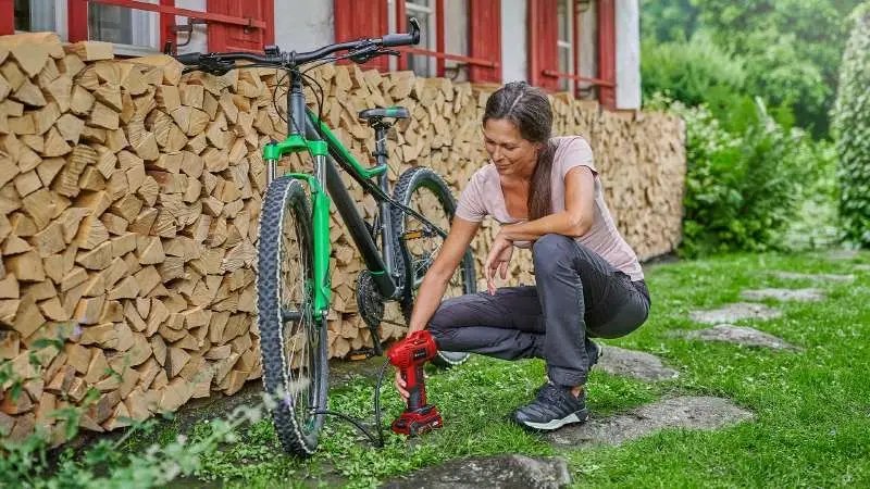 ФОТО КАРТИНКИ ЗОБРАЖЕННЯ Автомобільний компресор акумуляторний EINHELL CE-CC 18 Li-SOLO : без АКБ, 2071010 РОЗДРІБ ОПТ ГУРТ ГУРТОМ ОПТОМ! З ЄВРОПИ! ЯКІСТЬ! Купити Львів Характеристики Ціна Оплата Доставка "БОГОДАР" ІНТЕРНЕТ-МАГАЗИН Огляд Рейтинг Порівняння Як вибрати Якісний