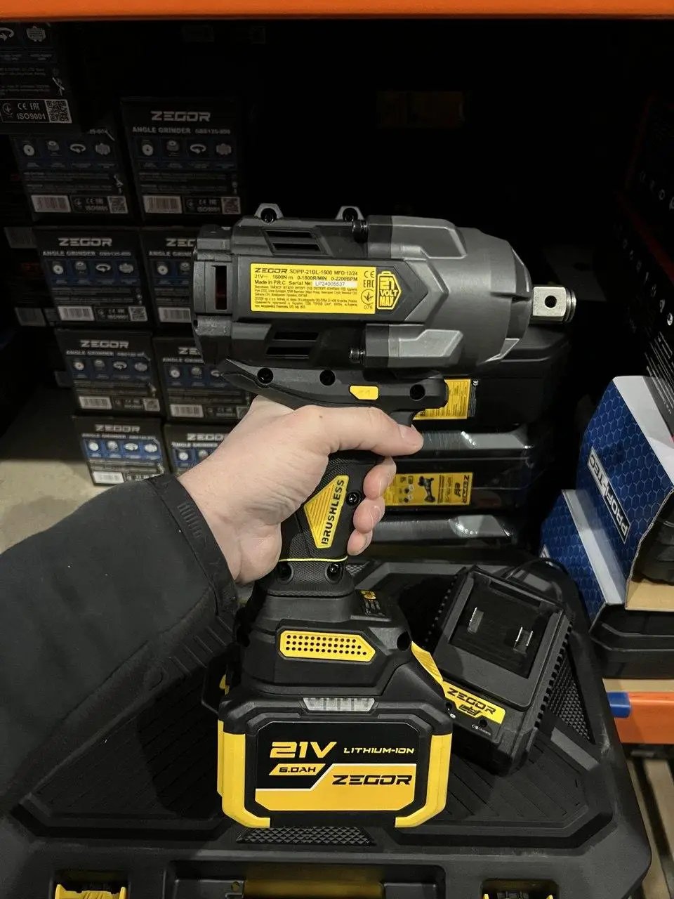 ФОТО КАРТИНКИ ЗОБРАЖЕННЯ Гайковерт ударний акумуляторний ZEGOR SDPP-21BL-1600 (акум 21V 6.0Ah 1шт і зарядка) РОЗДРІБ ОПТ ГУРТ ГУРТОМ ОПТОМ! З ЄВРОПИ! ЯКІСТЬ! Купити Львів Характеристики Ціна Оплата Доставка "БОГОДАР" ІНТЕРНЕТ-МАГАЗИН Огляд Рейтинг Порівняння Як вибрати Якісний