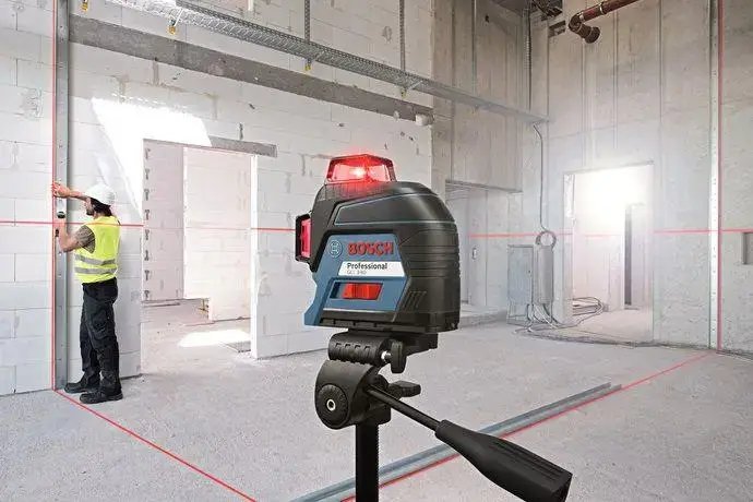 ФОТО КАРТИНКИ ЗОБРАЖЕННЯ Професійний лінійний лазерний нівелір BOSCH PROFESSIONAL GLL 3-80 в кейсі з мішенню і чохлом, червоний промінь РОЗДРІБ ОПТ ГУРТ ГУРТОМ ОПТОМ! З ЄВРОПИ! ЯКІСТЬ! Купити Львів Характеристики Ціна Оплата Доставка "БОГОДАР" ІНТЕРНЕТ-МАГАЗИН Огляд Рейтинг Порівняння Як вибрати Якісний