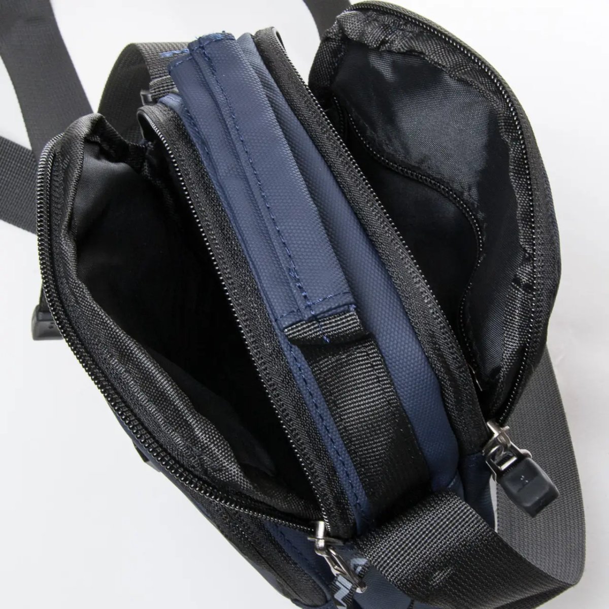 ФОТО КАРТИНКИ ЗОБРАЖЕННЯ Чоловіча сумка LANPAD синя LAN85001 blue РОЗДРІБ ОПТ ГУРТ ГУРТОМ ОПТОМ! З ЄВРОПИ! ЯКІСТЬ! Купити Львів Характеристики Ціна Оплата Доставка "БОГОДАР" ІНТЕРНЕТ-МАГАЗИН Огляд Рейтинг Порівняння Як вибрати Якісний