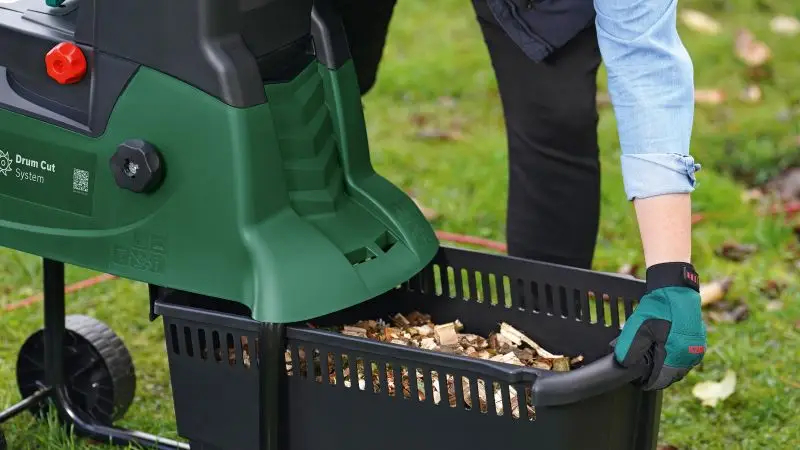 ФОТО КАРТИНКИ ЗОБРАЖЕННЯ Садовий подрібнювач (шредер) BOSCH AXT 25 D : 2500 Вт, макс гілки 40 мм (0600803103) РОЗДРІБ ОПТ ГУРТ ГУРТОМ ОПТОМ! З ЄВРОПИ! ЯКІСТЬ! Купити Львів Характеристики Ціна Оплата Доставка "БОГОДАР" ІНТЕРНЕТ-МАГАЗИН Огляд Рейтинг Порівняння Як вибрати Якісний