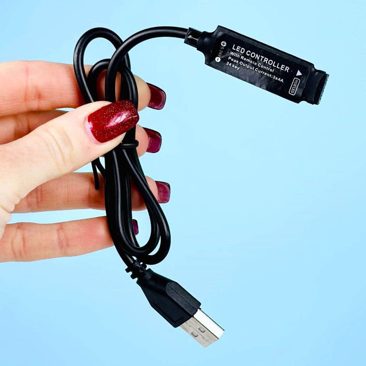 ФОТО КАРТИНКИ ЗОБРАЖЕННЯ Комплект стрічка лента COBA 5050 USB 5 метрів LED RGB SMD різнокольорова світлодіодна + Контролер + Пульт РОЗДРІБ ОПТ ГУРТ ГУРТОМ ОПТОМ! З ЄВРОПИ! ЯКІСТЬ! Купити Львів Характеристики Ціна Оплата Доставка "БОГОДАР" ІНТЕРНЕТ-МАГАЗИН Огляд Рейтинг Порівняння Як вибрати Якісний