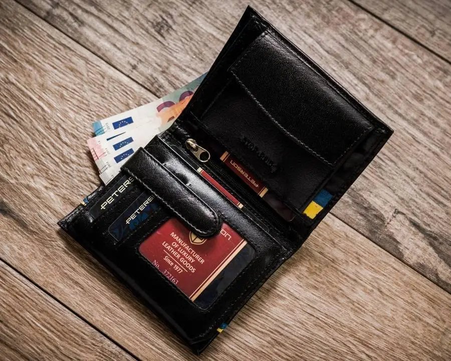 ФОТО КАРТИНКИ ЗОБРАЖЕННЯ Вертикальне шкіряне портмоне чорне PETERSON в подарунковій упаковці 303PUPUABL РОЗДРІБ ОПТ ГУРТ ГУРТОМ ОПТОМ! З ЄВРОПИ! ЯКІСТЬ! Купити Львів Характеристики Ціна Оплата Доставка "БОГОДАР" ІНТЕРНЕТ-МАГАЗИН Огляд Рейтинг Порівняння Як вибрати Якісний