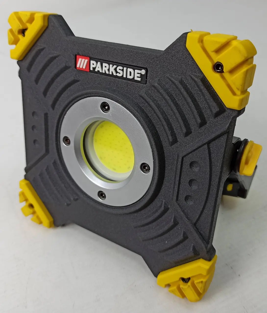 ФОТО КАРТИНКИ ЗОБРАЖЕННЯ Акумуляторна лампа, ліхтар із вбудованим павербенком 3500 мА·год PARKSIDE 20 Вт, 2000 Лм 100335124 РОЗДРІБ ОПТ ГУРТ ГУРТОМ ОПТОМ! З ЄВРОПИ! ЯКІСТЬ! Купити Львів Характеристики Ціна Оплата Доставка "БОГОДАР" ІНТЕРНЕТ-МАГАЗИН Огляд Рейтинг Порівняння Як вибрати Якісний