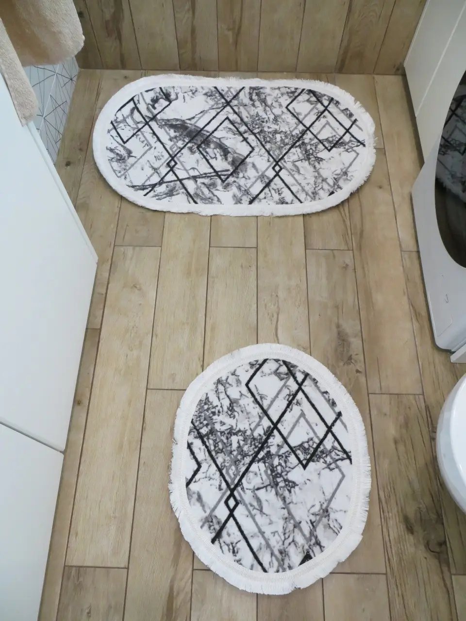 ФОТО КАРТИНКИ ЗОБРАЖЕННЯ Набір килимків для ванної кімнати, 2 шт, CARPET ONE Туреччина K107 white РОЗДРІБ ОПТ ГУРТ ГУРТОМ ОПТОМ! З ЄВРОПИ! ЯКІСТЬ! Купити Львів Характеристики Ціна Оплата Доставка "БОГОДАР" ІНТЕРНЕТ-МАГАЗИН Огляд Рейтинг Порівняння Як вибрати Якісний