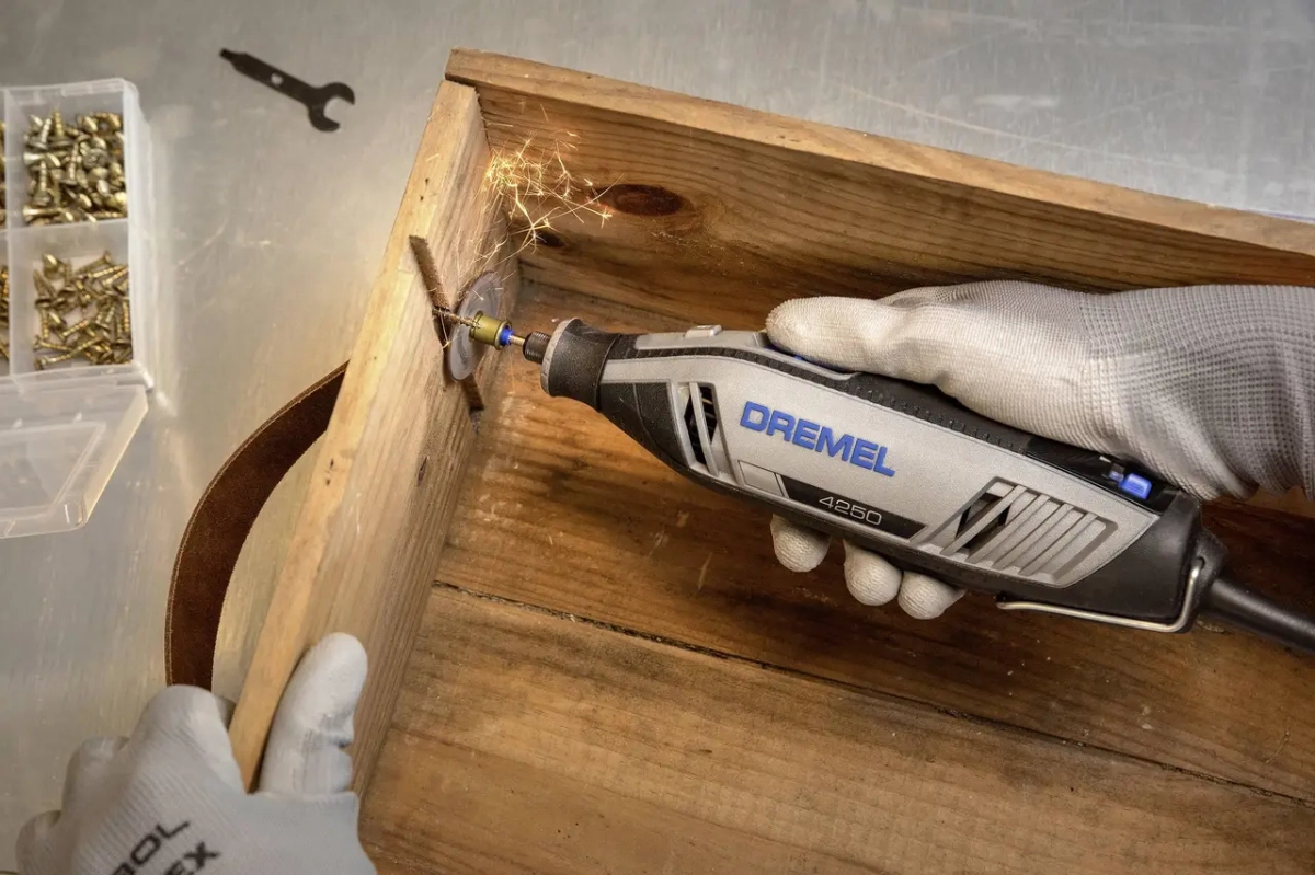 ФОТО КАРТИНКИ ЗОБРАЖЕННЯ Багатофункціональний інструмент (гравер) DREMEL 4250 (4250-3/45) : 175 Вт (F0134250Jf) РОЗДРІБ ОПТ ГУРТ ГУРТОМ ОПТОМ! З ЄВРОПИ! ЯКІСТЬ! Купити Львів Характеристики Ціна Оплата Доставка "БОГОДАР" ІНТЕРНЕТ-МАГАЗИН Огляд Рейтинг Порівняння Як вибрати Якісний