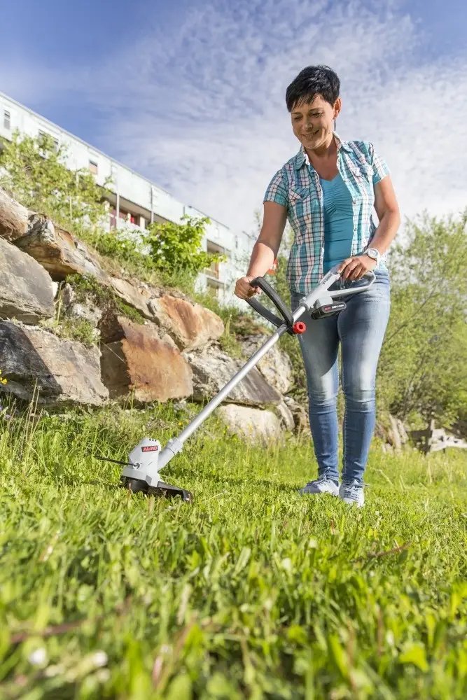 ФОТО КАРТИНКИ ЗОБРАЖЕННЯ Професійний тример акумуляторний AL-KO GT 2000 Easy Flex : 20V / 2.5 Ah, 1.9кг - 36 місяців гарантія РОЗДРІБ ОПТ ГУРТ ГУРТОМ ОПТОМ! З ЄВРОПИ! ЯКІСТЬ! Купити Львів Характеристики Ціна Оплата Доставка "БОГОДАР" ІНТЕРНЕТ-МАГАЗИН Огляд Рейтинг Порівняння Як вибрати Якісний