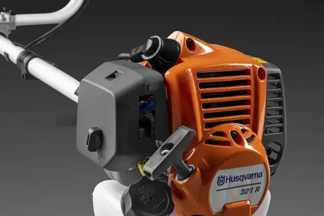 ФОТО КАРТИНКИ ЗОБРАЖЕННЯ Бензинова мотокоса (бензокоса) для трави Husqvarna 321R : 0.75 кВт, об'єм циліндра 25,4 cm³,  об.х.х 3000 об/хв РОЗДРІБ ОПТ ГУРТ ГУРТОМ ОПТОМ! З ЄВРОПИ! ЯКІСТЬ! Купити Львів Характеристики Ціна Оплата Доставка "БОГОДАР" ІНТЕРНЕТ-МАГАЗИН Огляд Рейтинг Порівняння Як вибрати Якісний