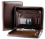 ФОТО КАРТИНКИ ЗОБРАЖЕННЯ Папка з еко шкіри Amo коричнева Ssbw10 brown Ssbw10 brown РОЗДРІБ ОПТ ГУРТ ГУРТОМ ОПТОМ! З ЄВРОПИ! ЯКІСТЬ! Купити Львів Характеристики Ціна Оплата Доставка "БОГОДАР" ІНТЕРНЕТ-МАГАЗИН Огляд Рейтинг Порівняння Як вибрати Якісний