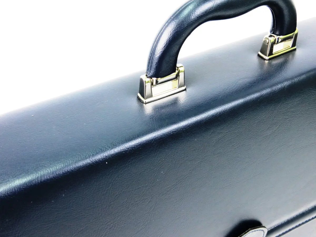 ФОТО КАРТИНКИ ЗОБРАЖЕННЯ Чоловічий портфель з еко шкіри AMO синій SST01 navy РОЗДРІБ ОПТ ГУРТ ГУРТОМ ОПТОМ! З ЄВРОПИ! ЯКІСТЬ! Купити Львів Характеристики Ціна Оплата Доставка "БОГОДАР" ІНТЕРНЕТ-МАГАЗИН Огляд Рейтинг Порівняння Як вибрати Якісний