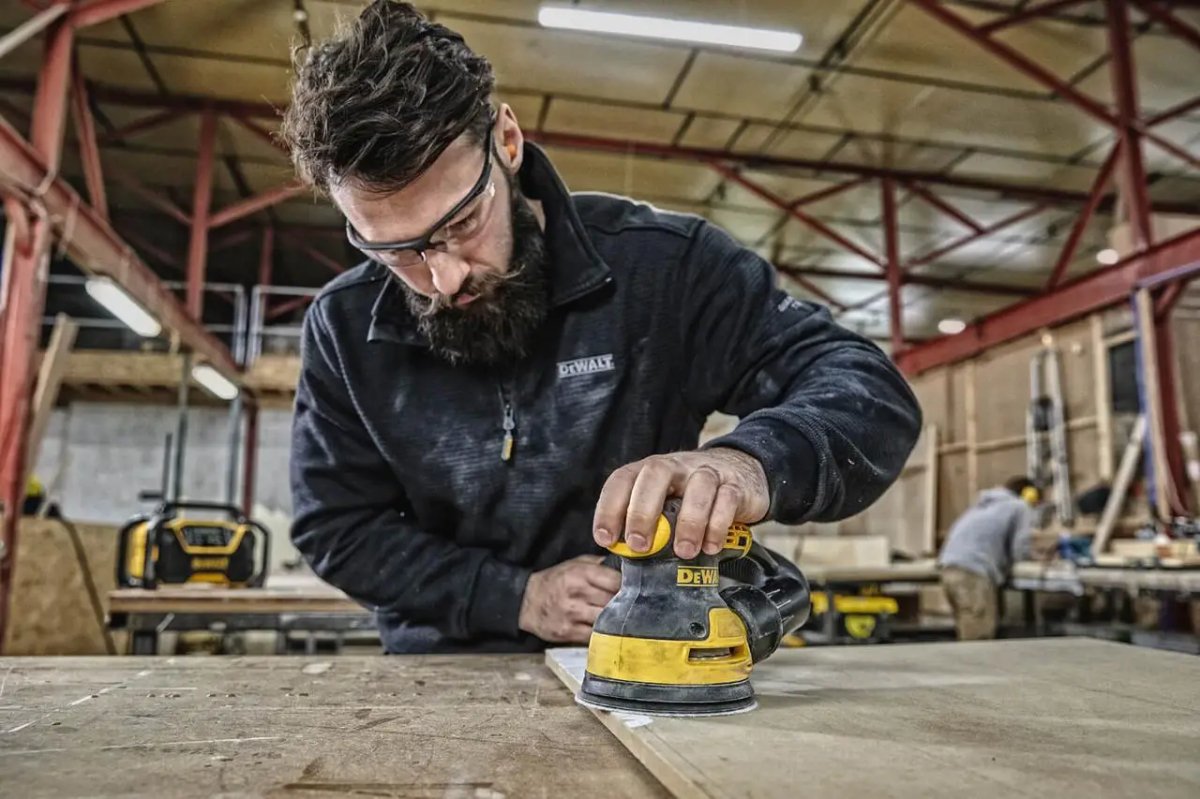 ФОТО КАРТИНКИ ЗОБРАЖЕННЯ Ексцентрикова шліфмашина DEWALT DWE6423 РОЗДРІБ ОПТ ГУРТ ГУРТОМ ОПТОМ! З ЄВРОПИ! ЯКІСТЬ! Купити Львів Характеристики Ціна Оплата Доставка "БОГОДАР" ІНТЕРНЕТ-МАГАЗИН Огляд Рейтинг Порівняння Як вибрати Якісний