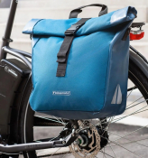 ФОТО КАРТИНКИ ЗОБРАЖЕННЯ Велосипедна сумка на багажник з дощовиком 25L BIKEMATE 804019-1 синя 804019-1 РОЗДРІБ ОПТ ГУРТ ГУРТОМ ОПТОМ! З ЄВРОПИ! ЯКІСТЬ! Купити Львів Характеристики Ціна Оплата Доставка "БОГОДАР" ІНТЕРНЕТ-МАГАЗИН Огляд Рейтинг Порівняння Як вибрати Якісний