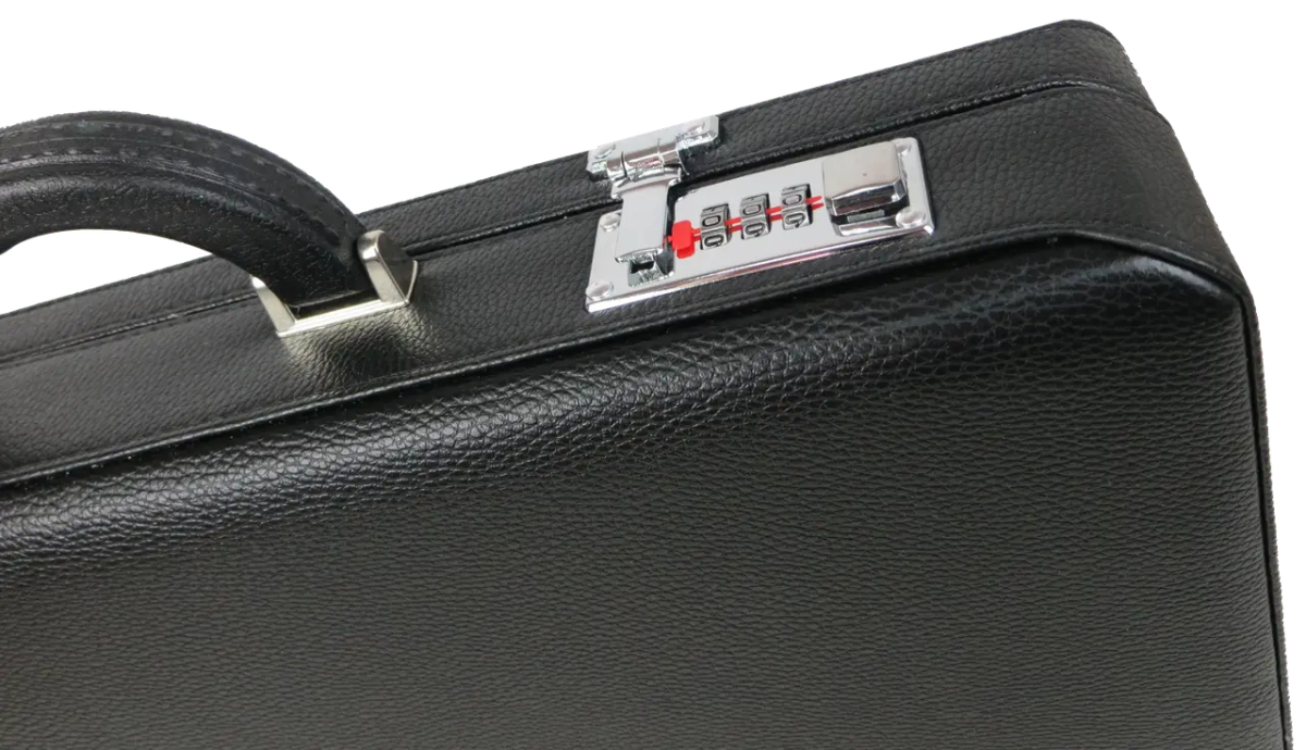 ФОТО КАРТИНКИ ЗОБРАЖЕННЯ Бізнес кейс, дипломат з еко шкіри PORTFOLIO чорний D17602 РОЗДРІБ ОПТ ГУРТ ГУРТОМ ОПТОМ! З ЄВРОПИ! ЯКІСТЬ! Купити Львів Характеристики Ціна Оплата Доставка "БОГОДАР" ІНТЕРНЕТ-МАГАЗИН Огляд Рейтинг Порівняння Як вибрати Якісний