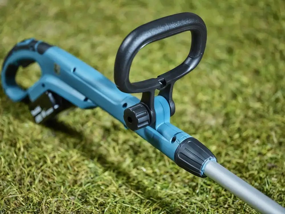 ФОТО КАРТИНКИ ЗОБРАЖЕННЯ Професійний акумуляторний триммер MAKITA DUR181Z: з АКБ 18V х 3.0 Аh + ЗП, косіння 260 мм, 7800 об/хв РОЗДРІБ ОПТ ГУРТ ГУРТОМ ОПТОМ! З ЄВРОПИ! ЯКІСТЬ! Купити Львів Характеристики Ціна Оплата Доставка "БОГОДАР" ІНТЕРНЕТ-МАГАЗИН Огляд Рейтинг Порівняння Як вибрати Якісний