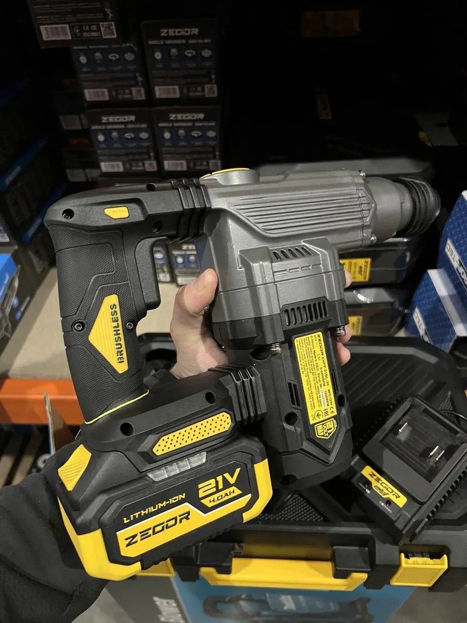 ФОТО КАРТИНКИ ЗОБРАЖЕННЯ Акумуляторний перфоратор ZEGOR EHPP-21BL-30 (акум 21V 4.0Ah 1шт і зарядка) РОЗДРІБ ОПТ ГУРТ ГУРТОМ ОПТОМ! З ЄВРОПИ! ЯКІСТЬ! Купити Львів Характеристики Ціна Оплата Доставка "БОГОДАР" ІНТЕРНЕТ-МАГАЗИН Огляд Рейтинг Порівняння Як вибрати Якісний