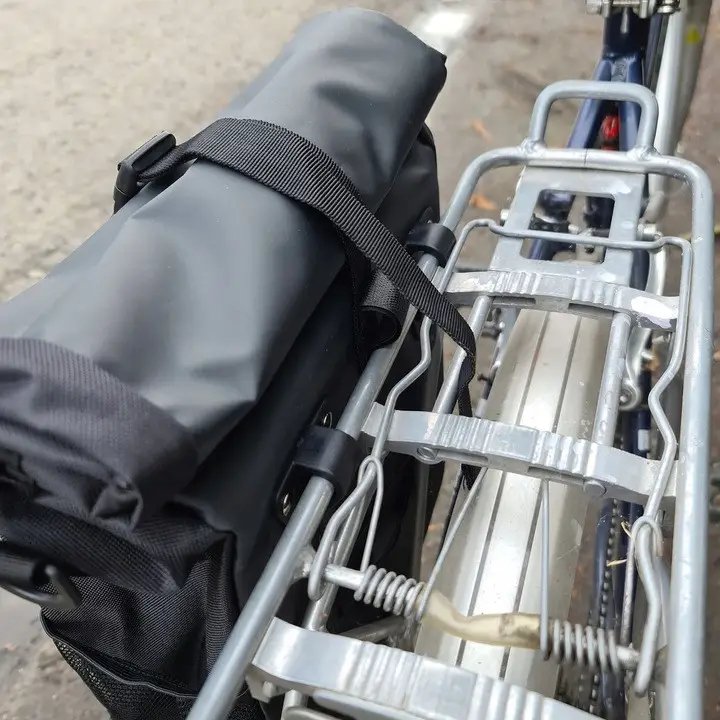 ФОТО КАРТИНКИ ЗОБРАЖЕННЯ Багажна велосумка, велосипедна сумка 15L Trizand чорна S00021203 black РОЗДРІБ ОПТ ГУРТ ГУРТОМ ОПТОМ! З ЄВРОПИ! ЯКІСТЬ! Купити Львів Характеристики Ціна Оплата Доставка "БОГОДАР" ІНТЕРНЕТ-МАГАЗИН Огляд Рейтинг Порівняння Як вибрати Якісний