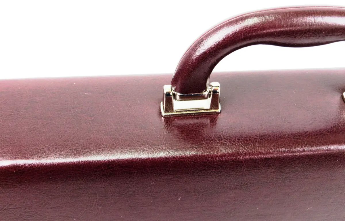 ФОТО КАРТИНКИ ЗОБРАЖЕННЯ Портфель жіночий Амо із штучної шкіри SST01 bordo РОЗДРІБ ОПТ ГУРТ ГУРТОМ ОПТОМ! З ЄВРОПИ! ЯКІСТЬ! Купити Львів Характеристики Ціна Оплата Доставка "БОГОДАР" ІНТЕРНЕТ-МАГАЗИН Огляд Рейтинг Порівняння Як вибрати Якісний