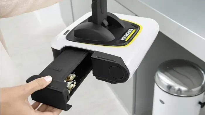 ФОТО КАРТИНКИ ЗОБРАЖЕННЯ Професійний акумуляторний електровіник KARCHER KB 5 : з АКБ 3.6V, ширина щітки 21 см (1.258-050.0) РОЗДРІБ ОПТ ГУРТ ГУРТОМ ОПТОМ! З ЄВРОПИ! ЯКІСТЬ! Купити Львів Характеристики Ціна Оплата Доставка "БОГОДАР" ІНТЕРНЕТ-МАГАЗИН Огляд Рейтинг Порівняння Як вибрати Якісний