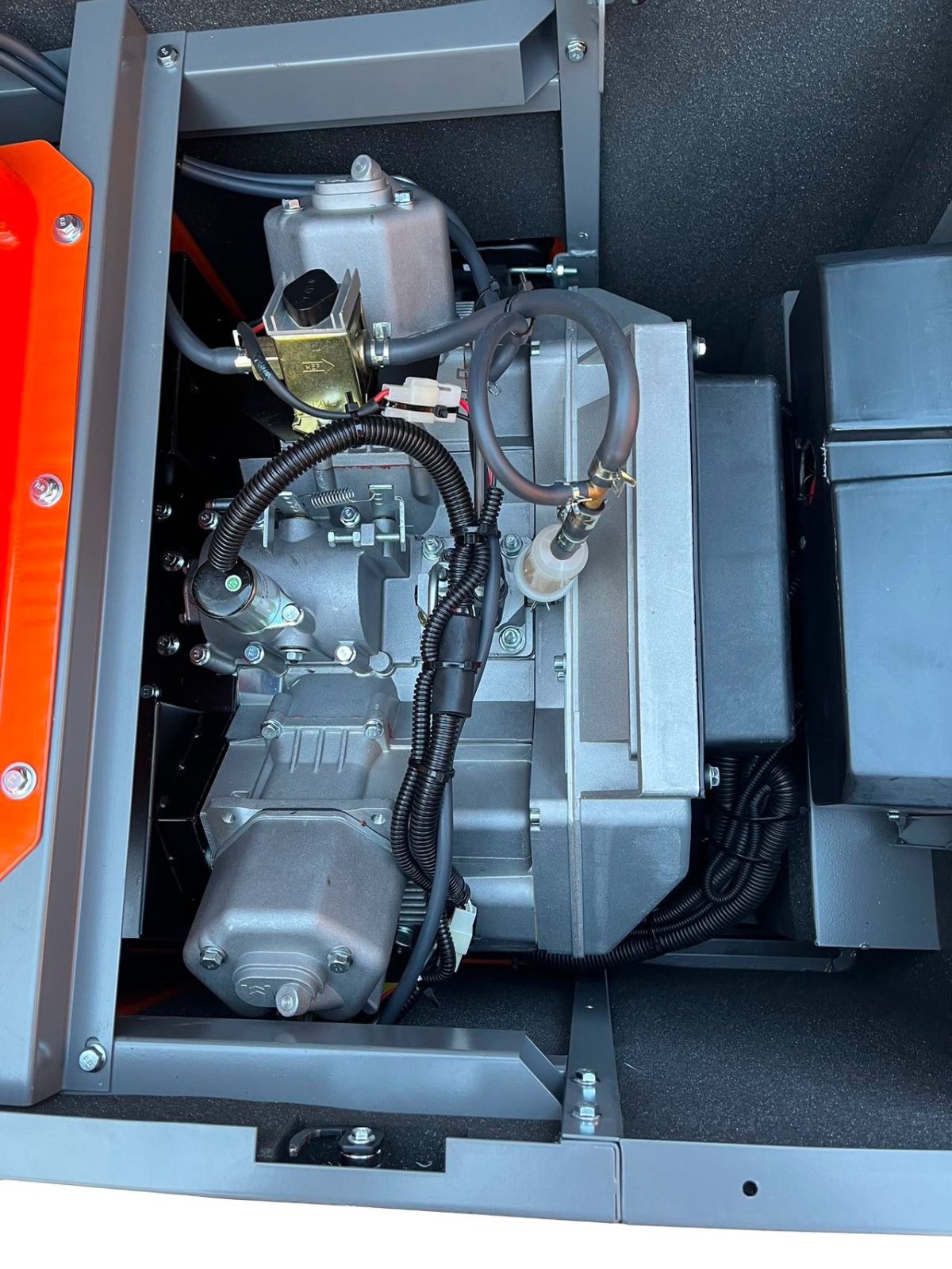 ФОТО КАРТИНКИ ЗОБРАЖЕННЯ Agregat prądotwórczy jednofazowy DIESEL 12/13kW KD197 РОЗДРІБ ОПТ ГУРТ ГУРТОМ ОПТОМ! З ЄВРОПИ! ЯКІСТЬ! Купити Львів Характеристики Ціна Оплата Доставка "БОГОДАР" ІНТЕРНЕТ-МАГАЗИН Огляд Рейтинг Порівняння Як вибрати Якісний