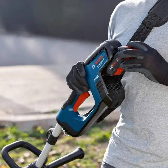 ФОТО КАРТИНКИ ЗОБРАЖЕННЯ Професійний акумуляторний тример BOSCH GFR 18V-33 PROFESSIONAL (без акб і з/п) РОЗДРІБ ОПТ ГУРТ ГУРТОМ ОПТОМ! З ЄВРОПИ! ЯКІСТЬ! Купити Львів Характеристики Ціна Оплата Доставка "БОГОДАР" ІНТЕРНЕТ-МАГАЗИН Огляд Рейтинг Порівняння Як вибрати Якісний