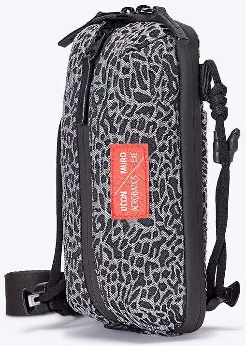 ФОТО КАРТИНКИ ЗОБРАЖЕННЯ Тканинна сумки UCON MATEO BAG BLACK SAFARI сіра 489118568820 black safari РОЗДРІБ ОПТ ГУРТ ГУРТОМ ОПТОМ! З ЄВРОПИ! ЯКІСТЬ! Купити Львів Характеристики Ціна Оплата Доставка "БОГОДАР" ІНТЕРНЕТ-МАГАЗИН Огляд Рейтинг Порівняння Як вибрати Якісний