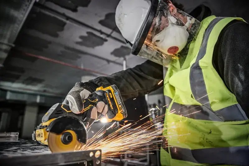 ФОТО КАРТИНКИ ЗОБРАЖЕННЯ Пила дискова акумуляторна безщіткова компактна DEWALT DCS438N : без АКБ, диск 76мм, 20000 об/хв (DCS438N) РОЗДРІБ ОПТ ГУРТ ГУРТОМ ОПТОМ! З ЄВРОПИ! ЯКІСТЬ! Купити Львів Характеристики Ціна Оплата Доставка "БОГОДАР" ІНТЕРНЕТ-МАГАЗИН Огляд Рейтинг Порівняння Як вибрати Якісний