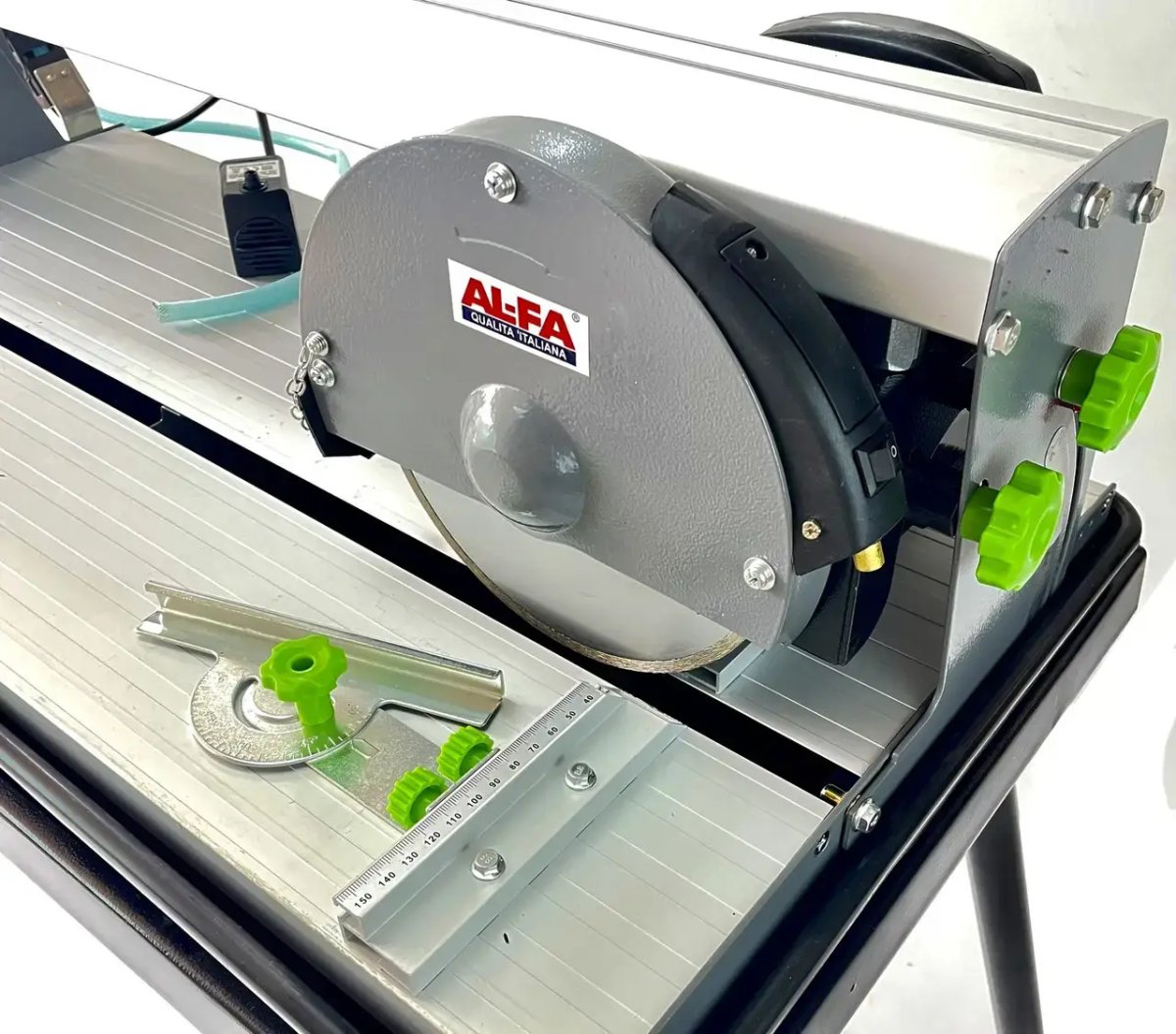 ФОТО КАРТИНКИ ЗОБРАЖЕННЯ Потужний плиткоріз електричний AL-FA ALTC200: 1500 Вт, глибина різу-35 мм - 200 мм диск,водяне охолодження РОЗДРІБ ОПТ ГУРТ ГУРТОМ ОПТОМ! З ЄВРОПИ! ЯКІСТЬ! Купити Львів Характеристики Ціна Оплата Доставка "БОГОДАР" ІНТЕРНЕТ-МАГАЗИН Огляд Рейтинг Порівняння Як вибрати Якісний