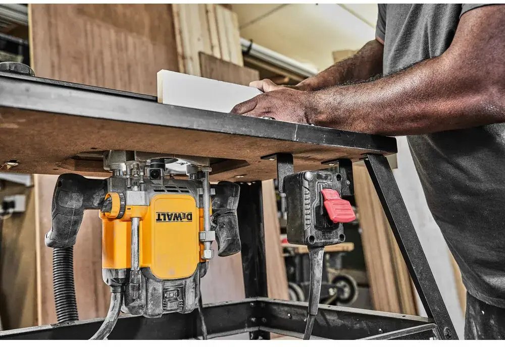 ФОТО КАРТИНКИ ЗОБРАЖЕННЯ Професійний фрезер мережевий DEWALT DWE627KT : 2300Вт, цанга 8-12 (DWE627KT) РОЗДРІБ ОПТ ГУРТ ГУРТОМ ОПТОМ! З ЄВРОПИ! ЯКІСТЬ! Купити Львів Характеристики Ціна Оплата Доставка "БОГОДАР" ІНТЕРНЕТ-МАГАЗИН Огляд Рейтинг Порівняння Як вибрати Якісний
