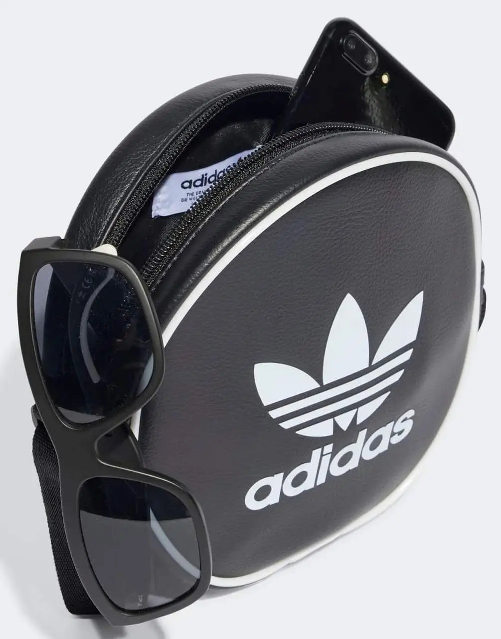 ФОТО КАРТИНКИ ЗОБРАЖЕННЯ Сумка із штучної шкіри ADIDAS ADICOLOR CLASSIC чорна IT7592 РОЗДРІБ ОПТ ГУРТ ГУРТОМ ОПТОМ! З ЄВРОПИ! ЯКІСТЬ! Купити Львів Характеристики Ціна Оплата Доставка "БОГОДАР" ІНТЕРНЕТ-МАГАЗИН Огляд Рейтинг Порівняння Як вибрати Якісний