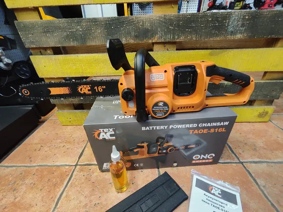ФОТО КАРТИНКИ ЗОБРАЖЕННЯ Акумуляторна безщіткова ланцюгова пила TEX.AC ТАOE-S16L : без АКБ, шина 40см РОЗДРІБ ОПТ ГУРТ ГУРТОМ ОПТОМ! З ЄВРОПИ! ЯКІСТЬ! Купити Львів Характеристики Ціна Оплата Доставка "БОГОДАР" ІНТЕРНЕТ-МАГАЗИН Огляд Рейтинг Порівняння Як вибрати Якісний