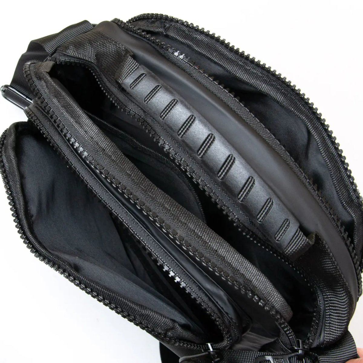 ФОТО КАРТИНКИ ЗОБРАЖЕННЯ Тканинна чоловіча сумка Lanpad РОЗДРІБ ОПТ ГУРТ ГУРТОМ ОПТОМ! З ЄВРОПИ! ЯКІСТЬ! Купити Львів Характеристики Ціна Оплата Доставка "БОГОДАР" ІНТЕРНЕТ-МАГАЗИН Огляд Рейтинг Порівняння Як вибрати Якісний