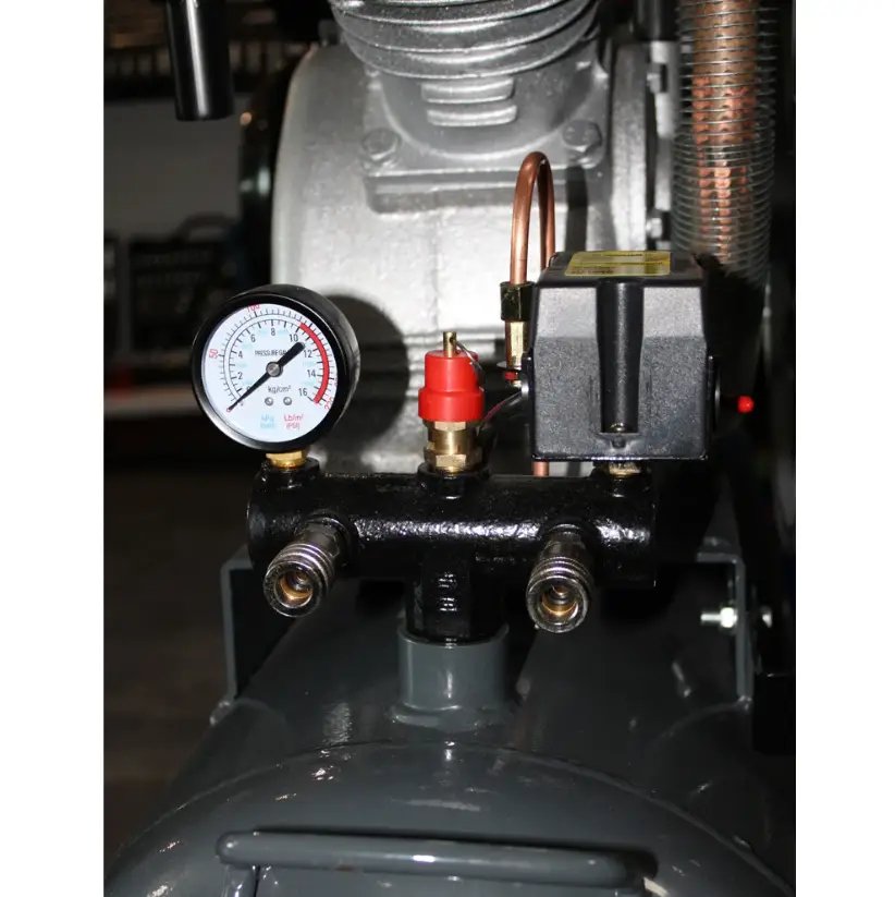 ФОТО КАРТИНКИ ЗОБРАЖЕННЯ Поршневий повітряний компресор 120 л GTM KC2090A-120L ремінний : 120л, 5.5 кВт, 670 л/хв РОЗДРІБ ОПТ ГУРТ ГУРТОМ ОПТОМ! З ЄВРОПИ! ЯКІСТЬ! Купити Львів Характеристики Ціна Оплата Доставка "БОГОДАР" ІНТЕРНЕТ-МАГАЗИН Огляд Рейтинг Порівняння Як вибрати Якісний