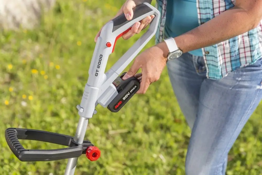 ФОТО КАРТИНКИ ЗОБРАЖЕННЯ Професійний тример акумуляторний AL-KO GT 2000 Easy Flex : 20V / 2.5 Ah, 1.9кг - 36 місяців гарантія РОЗДРІБ ОПТ ГУРТ ГУРТОМ ОПТОМ! З ЄВРОПИ! ЯКІСТЬ! Купити Львів Характеристики Ціна Оплата Доставка "БОГОДАР" ІНТЕРНЕТ-МАГАЗИН Огляд Рейтинг Порівняння Як вибрати Якісний