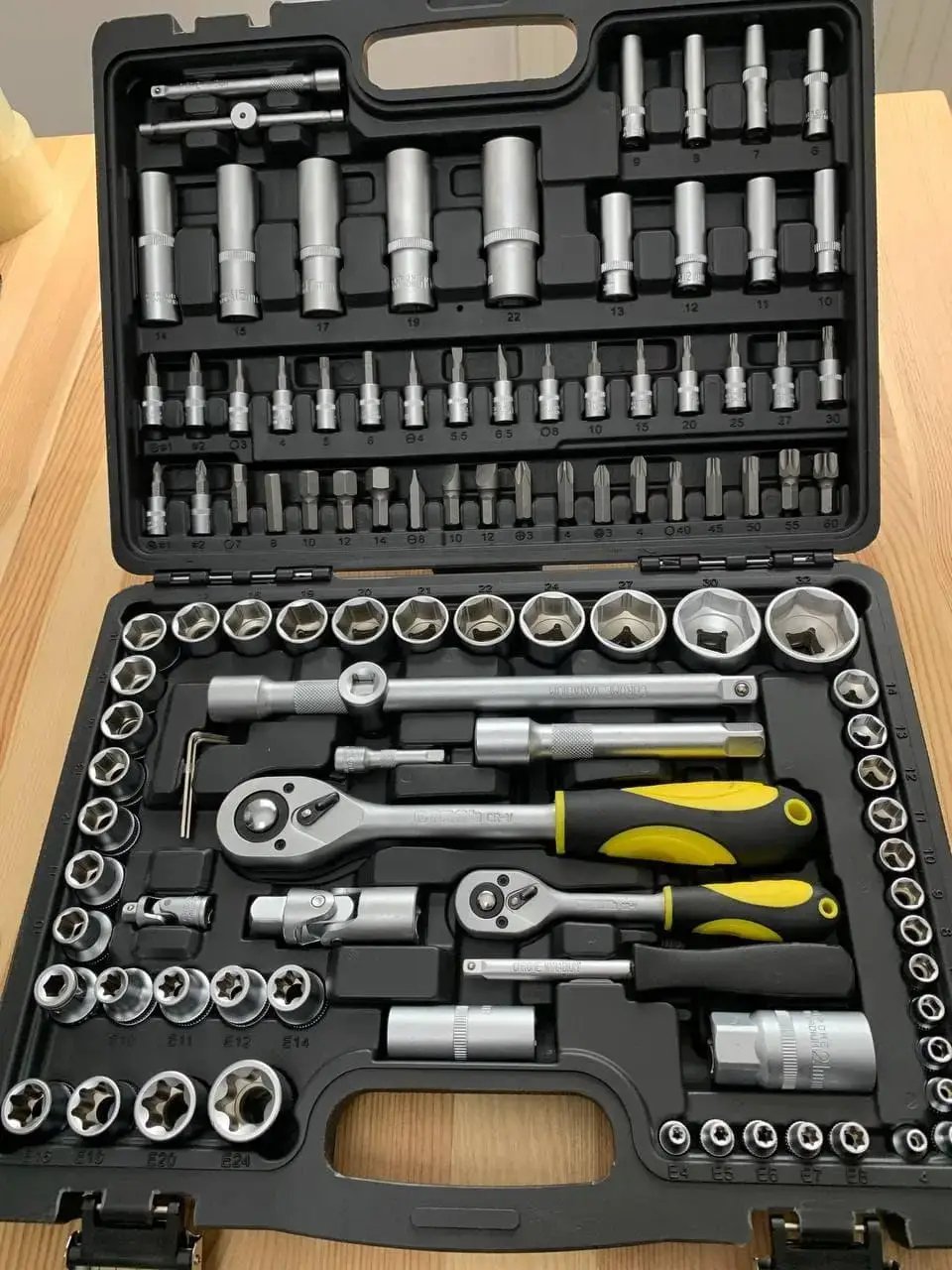 ФОТО КАРТИНКИ ЗОБРАЖЕННЯ Якісний набір ручних інструментів 108 шт Сталь AT-1082 : 1/2" 1/4",набір головок з тріскачкою,кейс (70006) РОЗДРІБ ОПТ ГУРТ ГУРТОМ ОПТОМ! З ЄВРОПИ! ЯКІСТЬ! Купити Львів Характеристики Ціна Оплата Доставка "БОГОДАР" ІНТЕРНЕТ-МАГАЗИН Огляд Рейтинг Порівняння Як вибрати Якісний