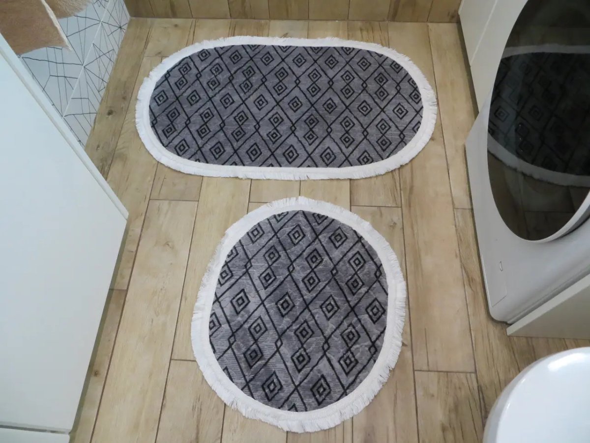 ФОТО КАРТИНКИ ЗОБРАЖЕННЯ Набір килимків для ванної кімнати, 2 шт, CARPET ONE Туреччина K101 grey РОЗДРІБ ОПТ ГУРТ ГУРТОМ ОПТОМ! З ЄВРОПИ! ЯКІСТЬ! Купити Львів Характеристики Ціна Оплата Доставка "БОГОДАР" ІНТЕРНЕТ-МАГАЗИН Огляд Рейтинг Порівняння Як вибрати Якісний