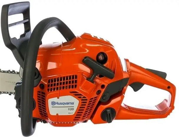 ФОТО КАРТИНКИ ЗОБРАЖЕННЯ Потужна бензинова ланцюгова пила Husqvarna 135 II : Об'єм циліндра 38 cm³, потужність 1,6 кВт, шина 35 см, оригінал РОЗДРІБ ОПТ ГУРТ ГУРТОМ ОПТОМ! З ЄВРОПИ! ЯКІСТЬ! Купити Львів Характеристики Ціна Оплата Доставка "БОГОДАР" ІНТЕРНЕТ-МАГАЗИН Огляд Рейтинг Порівняння Як вибрати Якісний