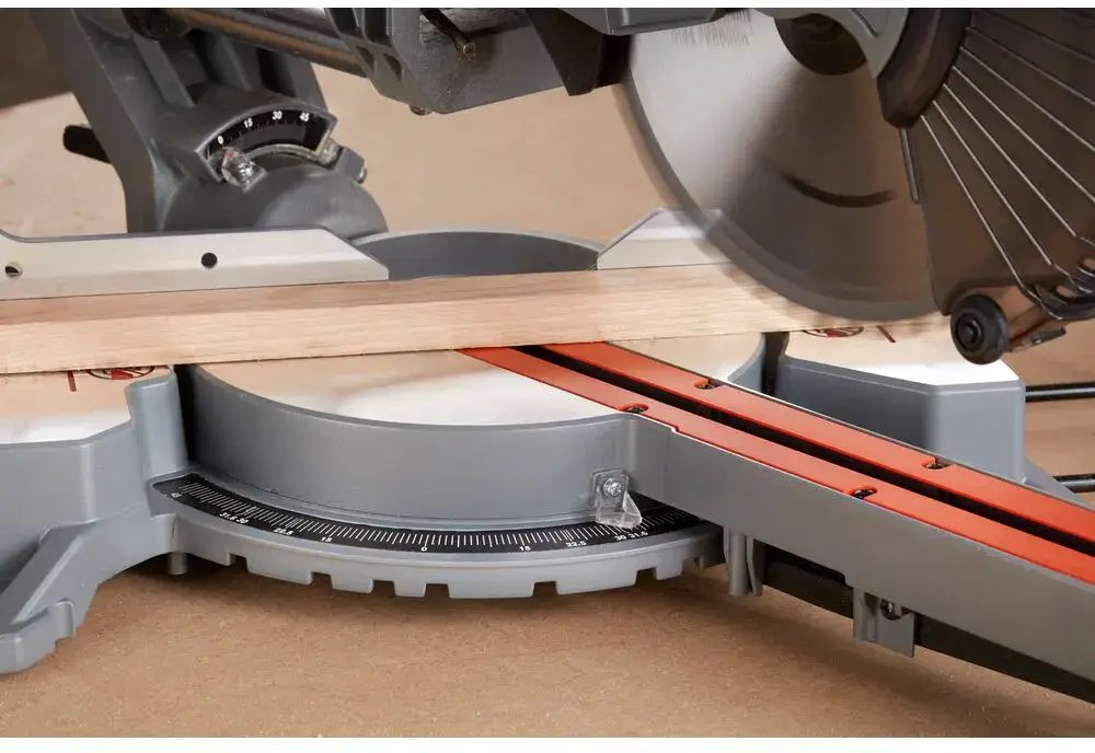 ФОТО КАРТИНКИ ЗОБРАЖЕННЯ Професійна пила торцювальна мережева BLACK+DECKER BES710 : 2100 Вт, диск 254х30 мм, 5200 об/хв РОЗДРІБ ОПТ ГУРТ ГУРТОМ ОПТОМ! З ЄВРОПИ! ЯКІСТЬ! Купити Львів Характеристики Ціна Оплата Доставка "БОГОДАР" ІНТЕРНЕТ-МАГАЗИН Огляд Рейтинг Порівняння Як вибрати Якісний