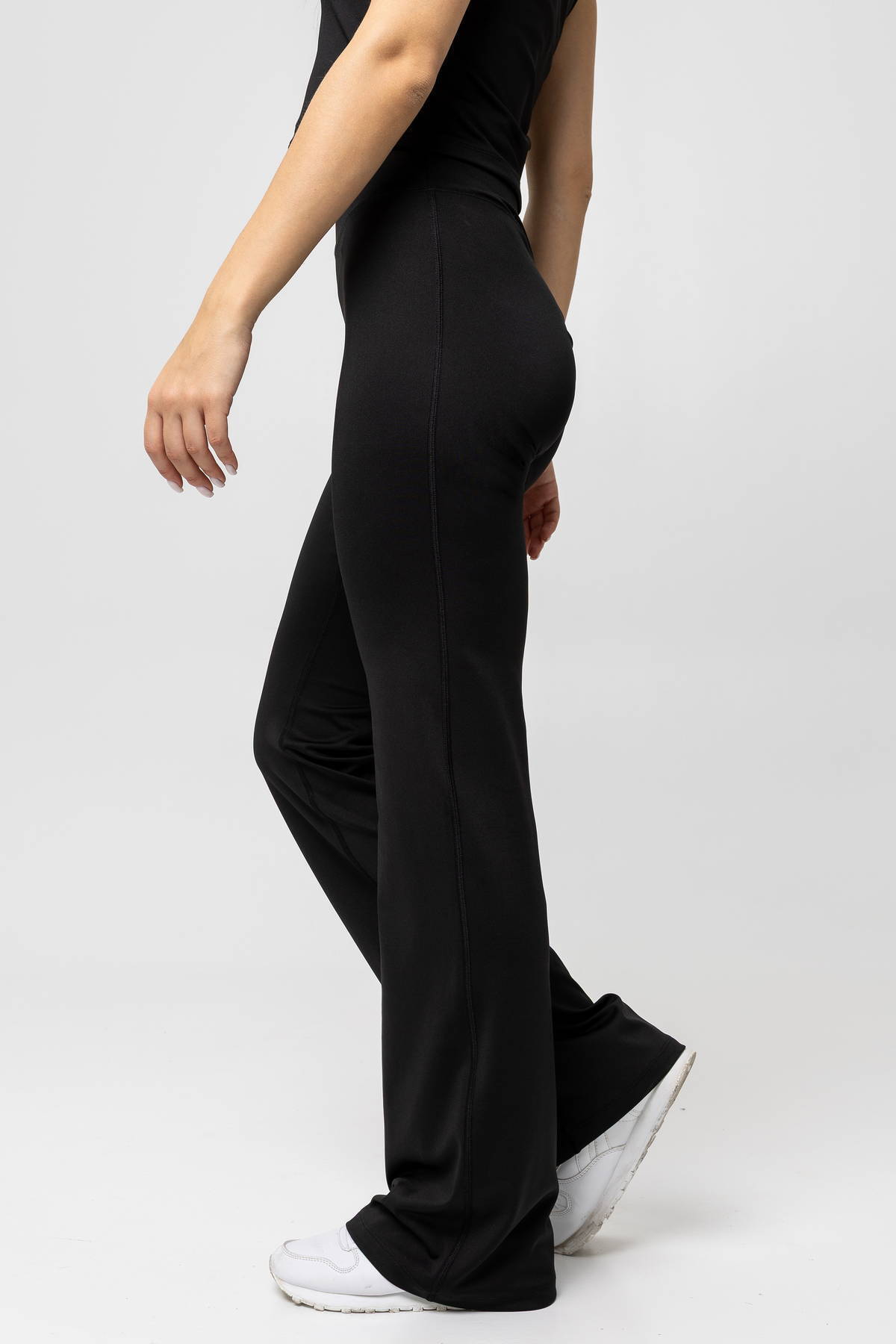 ФОТО КАРТИНКИ ЗОБРАЖЕННЯ Жіночі спортивні легінси-кльош Push-Up TOTALFIT E18-I10-L L Чорний РОЗДРІБ ОПТ ГУРТ ГУРТОМ ОПТОМ! З ЄВРОПИ! ЯКІСТЬ! Купити Львів Характеристики Ціна Оплата Доставка "БОГОДАР" ІНТЕРНЕТ-МАГАЗИН Огляд Рейтинг Порівняння Як вибрати Якісний