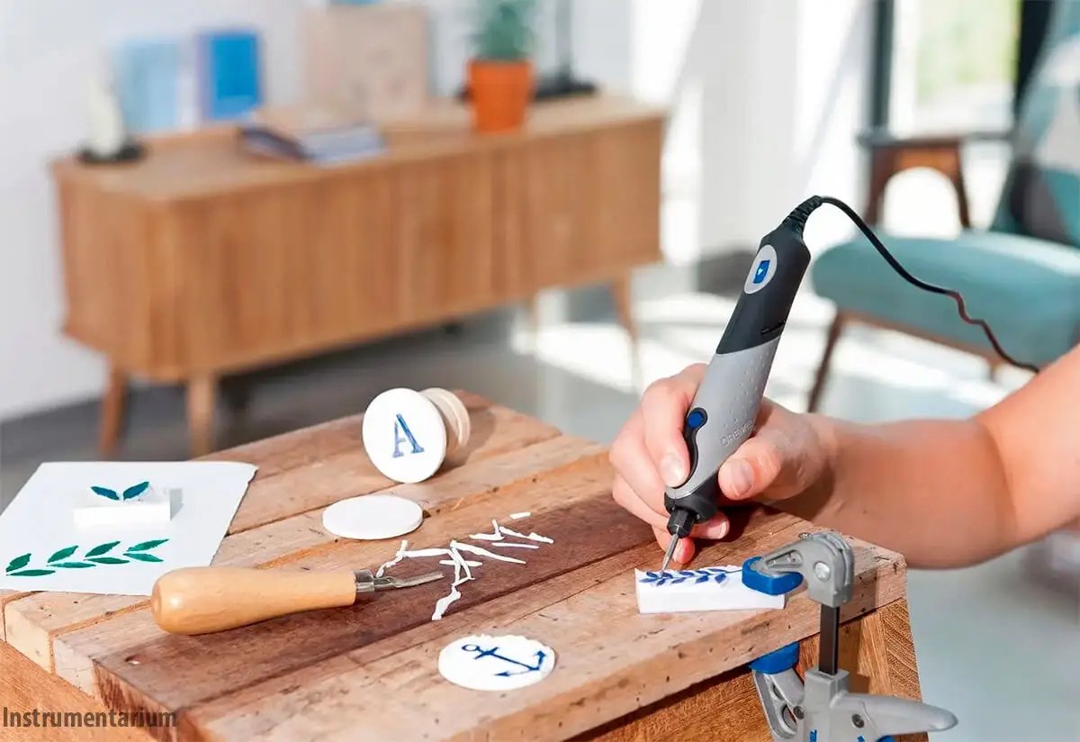 ФОТО КАРТИНКИ ЗОБРАЖЕННЯ Багатофункціональний інструмент (гравер) DREMEL Stylo+ з 15 насадками (F0132050JM) РОЗДРІБ ОПТ ГУРТ ГУРТОМ ОПТОМ! З ЄВРОПИ! ЯКІСТЬ! Купити Львів Характеристики Ціна Оплата Доставка "БОГОДАР" ІНТЕРНЕТ-МАГАЗИН Огляд Рейтинг Порівняння Як вибрати Якісний
