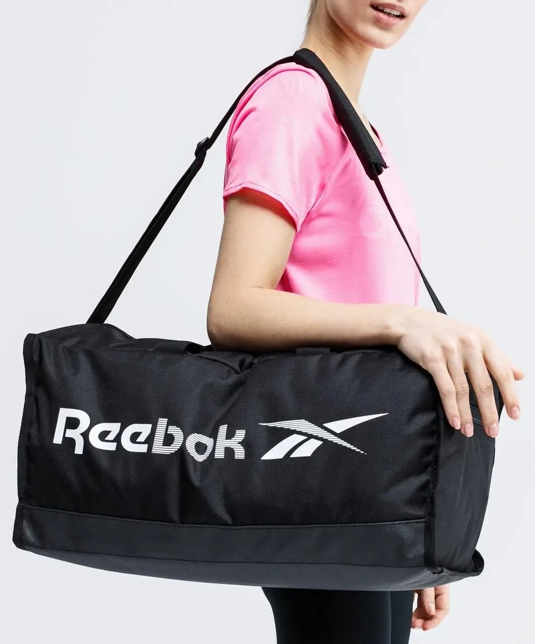 ФОТО КАРТИНКИ ЗОБРАЖЕННЯ Спортивна сумка 35L REEBOK TE M GRIP чорна SGP0180 black РОЗДРІБ ОПТ ГУРТ ГУРТОМ ОПТОМ! З ЄВРОПИ! ЯКІСТЬ! Купити Львів Характеристики Ціна Оплата Доставка "БОГОДАР" ІНТЕРНЕТ-МАГАЗИН Огляд Рейтинг Порівняння Як вибрати Якісний