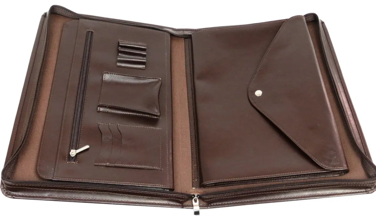 ФОТО КАРТИНКИ ЗОБРАЖЕННЯ Папка для паперів Амо формату А4 з еко шкіри SSBW06 brown РОЗДРІБ ОПТ ГУРТ ГУРТОМ ОПТОМ! З ЄВРОПИ! ЯКІСТЬ! Купити Львів Характеристики Ціна Оплата Доставка "БОГОДАР" ІНТЕРНЕТ-МАГАЗИН Огляд Рейтинг Порівняння Як вибрати Якісний
