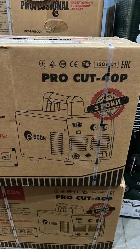ФОТО КАРТИНКИ ЗОБРАЖЕННЯ Потужний плазморіз EDON Pro CUT 40P (з компресором) : 6.8 кВт, струм 40 А, ККД 85%, товщина різу 12 мм, зі вбудованим компресором РОЗДРІБ ОПТ ГУРТ ГУРТОМ ОПТОМ! З ЄВРОПИ! ЯКІСТЬ! Купити Львів Характеристики Ціна Оплата Доставка "БОГОДАР" ІНТЕРНЕТ-МАГАЗИН Огляд Рейтинг Порівняння Як вибрати Якісний