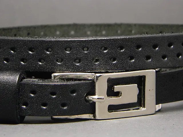 ФОТО КАРТИНКИ ЗОБРАЖЕННЯ Жіночий ремінь шкіряний SVETLANA ZUBKO 3F15126 чорний 3F15126 РОЗДРІБ ОПТ ГУРТ ГУРТОМ ОПТОМ! З ЄВРОПИ! ЯКІСТЬ! Купити Львів Характеристики Ціна Оплата Доставка "БОГОДАР" ІНТЕРНЕТ-МАГАЗИН Огляд Рейтинг Порівняння Як вибрати Якісний