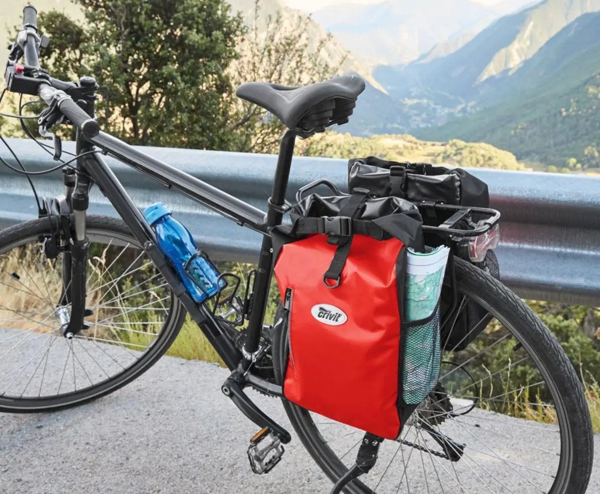 ФОТО КАРТИНКИ ЗОБРАЖЕННЯ Велосумка на багажник з дощовиком 20 L Сrivit IAN326433-2 червона IAN326433-2 РОЗДРІБ ОПТ ГУРТ ГУРТОМ ОПТОМ! З ЄВРОПИ! ЯКІСТЬ! Купити Львів Характеристики Ціна Оплата Доставка "БОГОДАР" ІНТЕРНЕТ-МАГАЗИН Огляд Рейтинг Порівняння Як вибрати Якісний