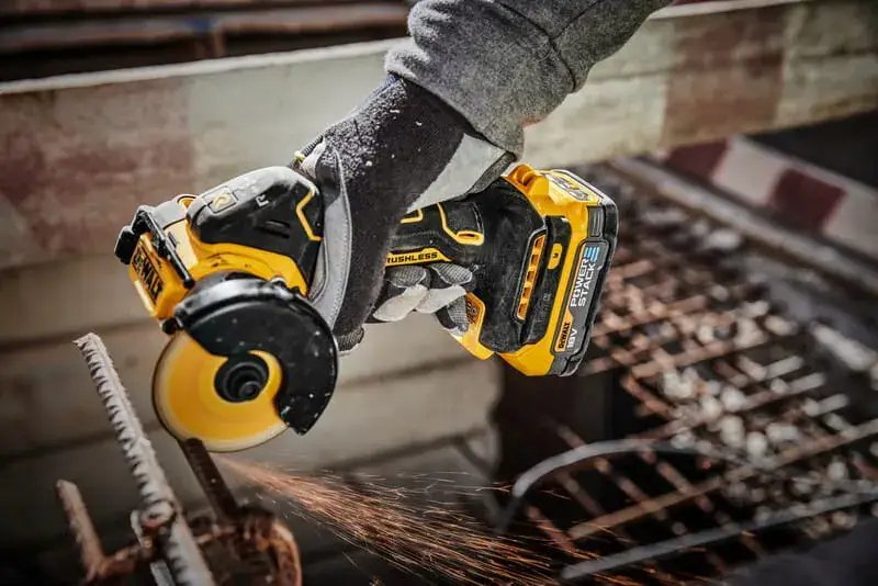 ФОТО КАРТИНКИ ЗОБРАЖЕННЯ Пила дискова акумуляторна безщіткова компактна DEWALT DCS438N : без АКБ, диск 76мм, 20000 об/хв (DCS438N) РОЗДРІБ ОПТ ГУРТ ГУРТОМ ОПТОМ! З ЄВРОПИ! ЯКІСТЬ! Купити Львів Характеристики Ціна Оплата Доставка "БОГОДАР" ІНТЕРНЕТ-МАГАЗИН Огляд Рейтинг Порівняння Як вибрати Якісний