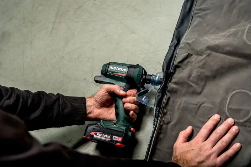 ФОТО КАРТИНКИ ЗОБРАЖЕННЯ Професійний акумуляторний продувний пістолет METABO BP 18 LTX BL : без АКБ (600798850 ) РОЗДРІБ ОПТ ГУРТ ГУРТОМ ОПТОМ! З ЄВРОПИ! ЯКІСТЬ! Купити Львів Характеристики Ціна Оплата Доставка "БОГОДАР" ІНТЕРНЕТ-МАГАЗИН Огляд Рейтинг Порівняння Як вибрати Якісний